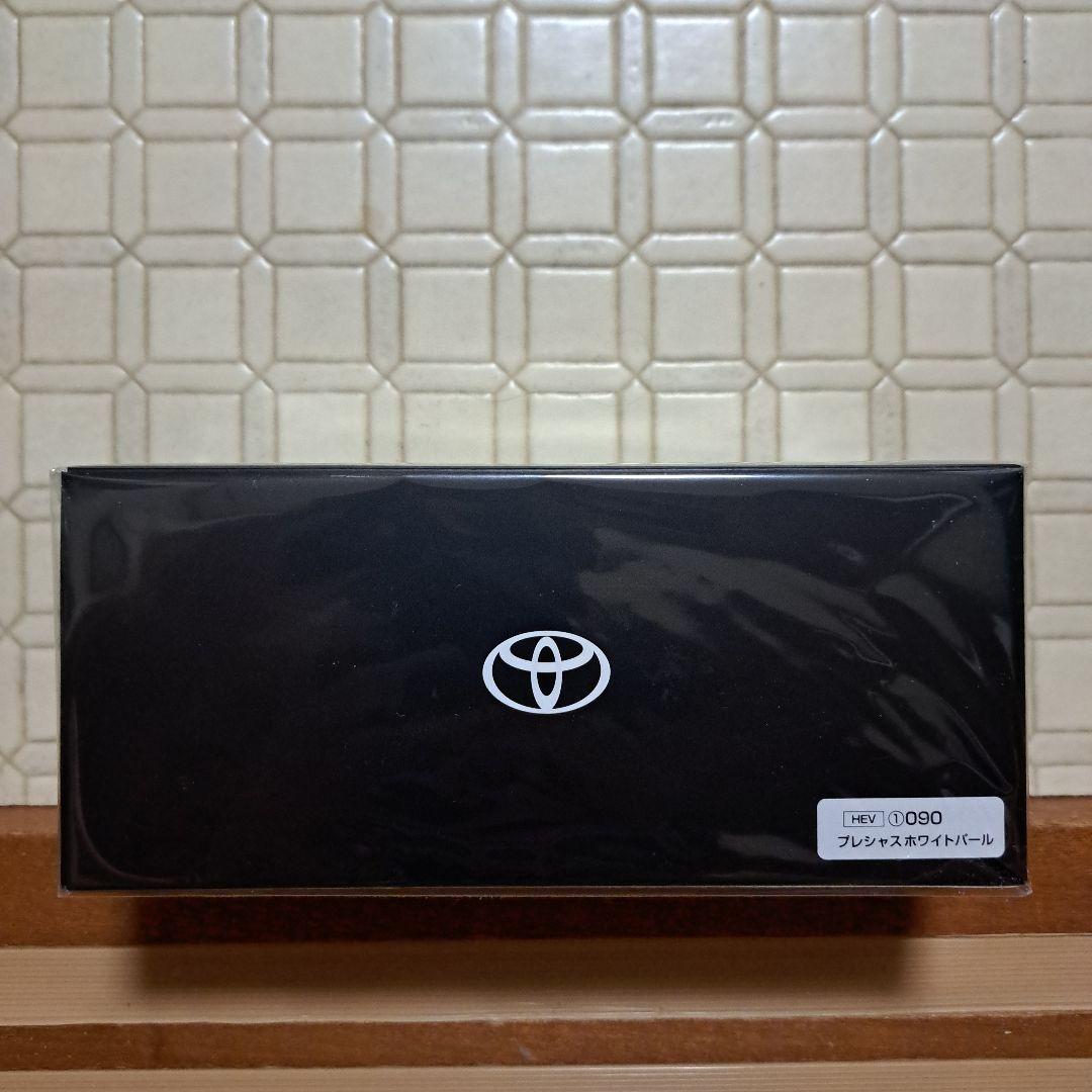 トヨタ CROWN ESTATE ミニカー ホワイト