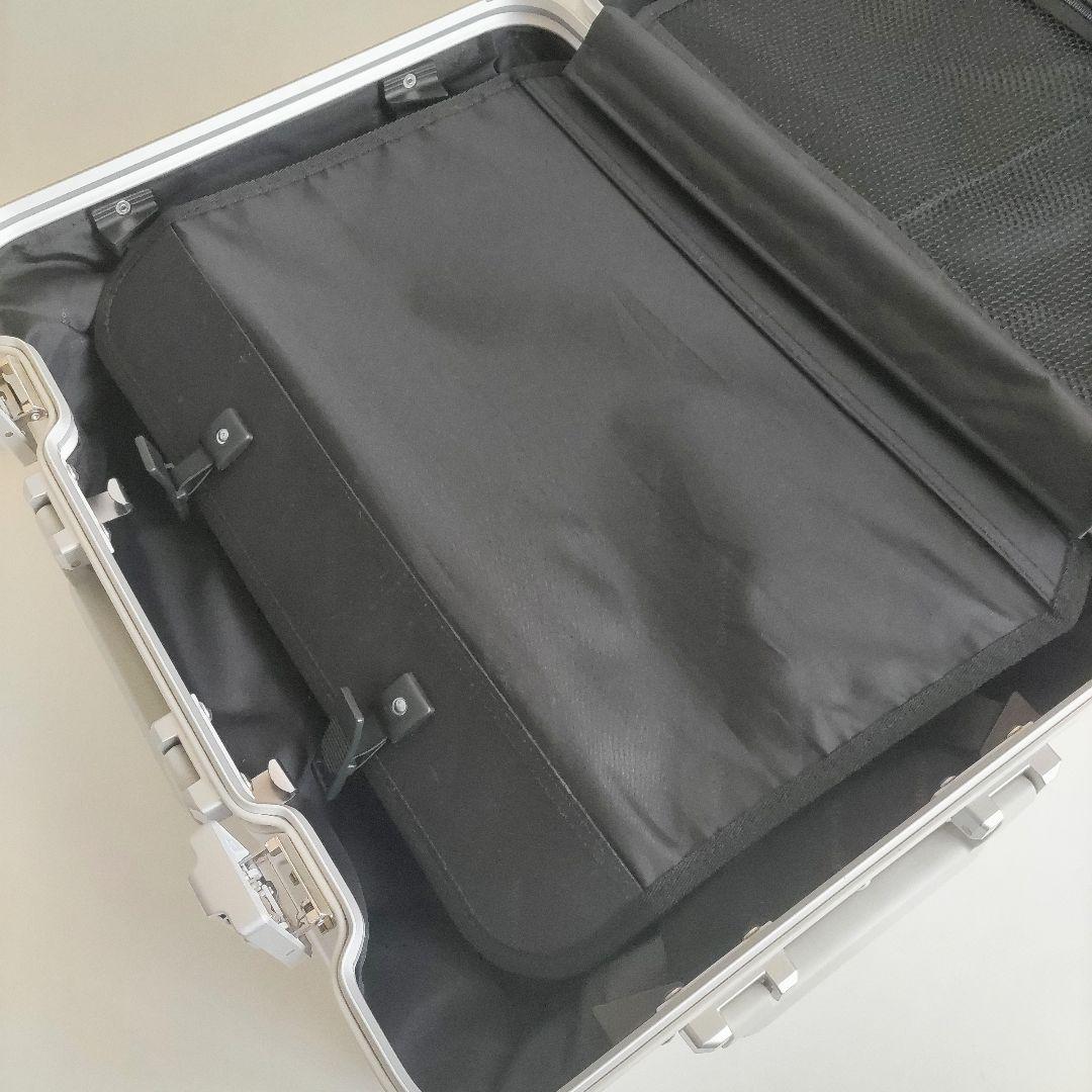 【未使用に近い】 メルセデス・ベンツ アルミスーツケース 32L
