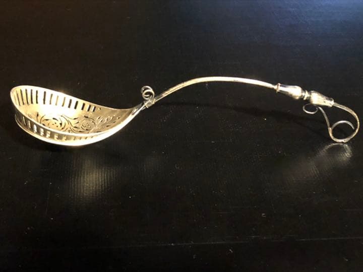 アンティーク　スターリングシルバーの穴開きレードル