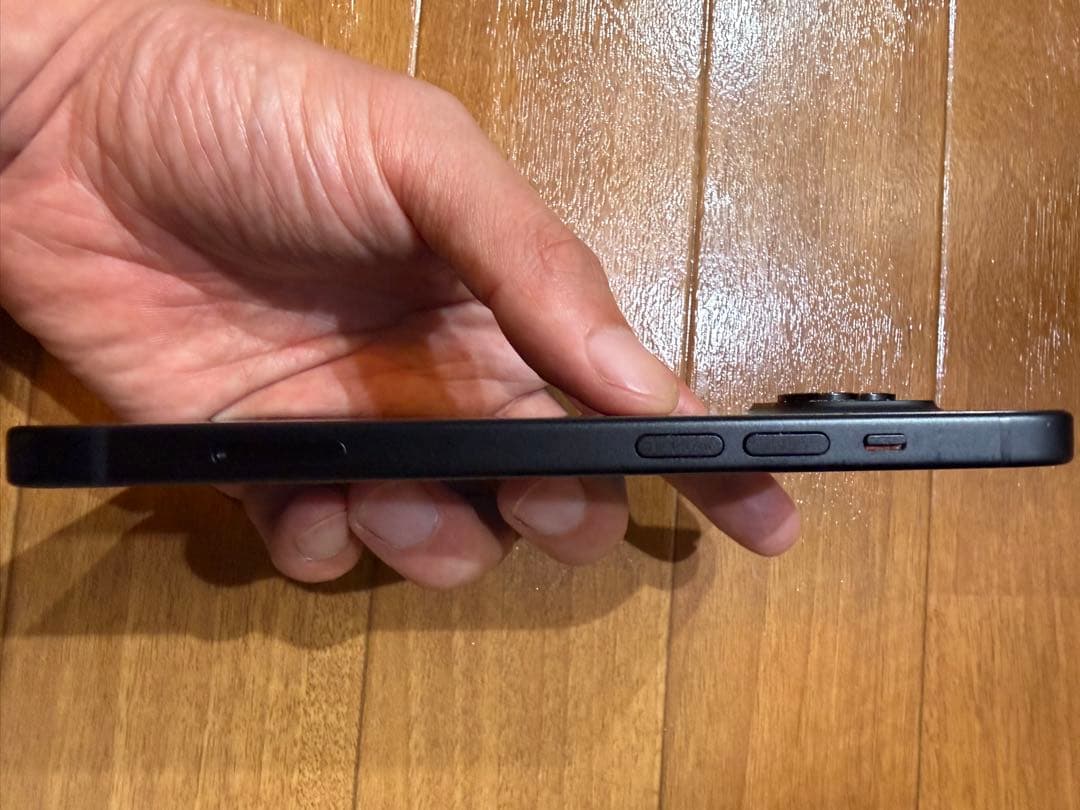 Apple iPhone 15 256GBブラック 本体 充電ケーブル付き