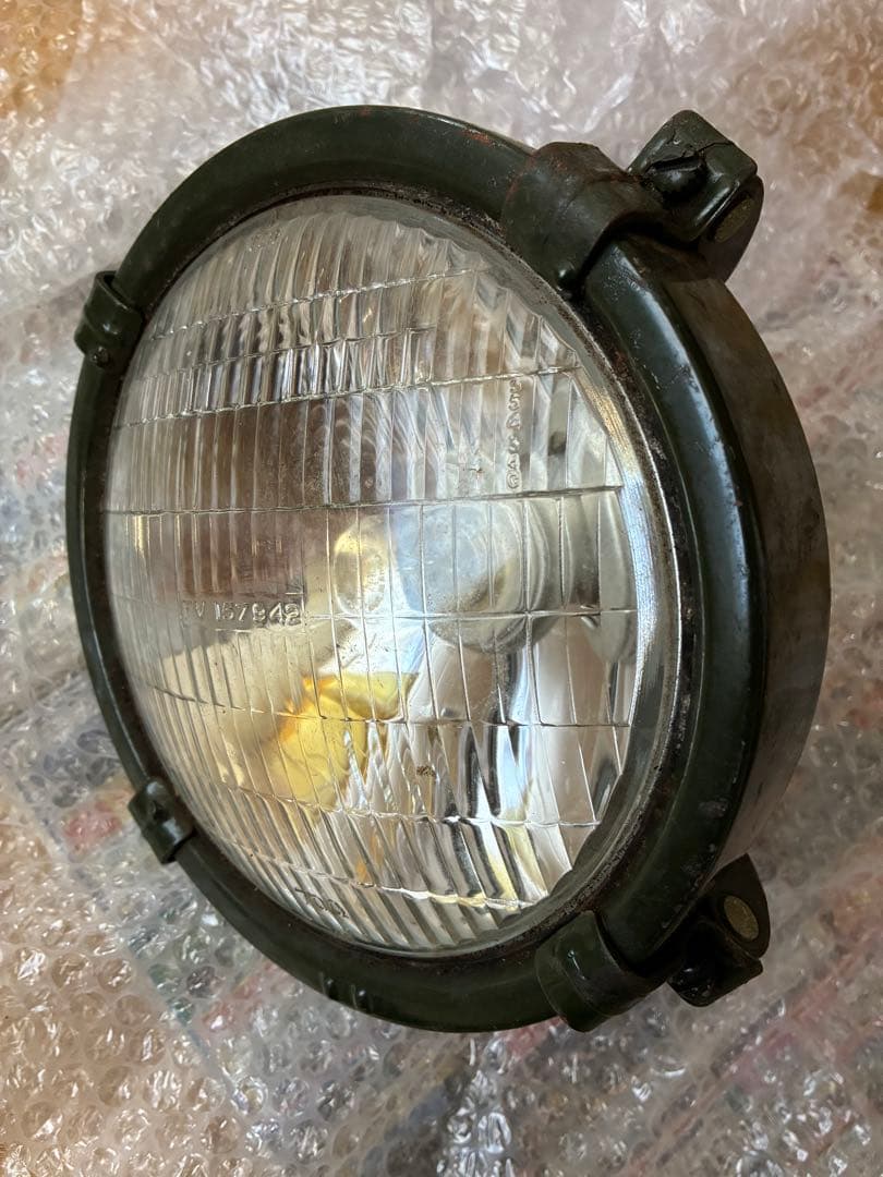 イギリス陸軍 放出品 車輌用前照灯 FV157942 実物