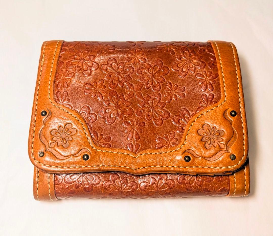 ダコタ フィオラ 本革二つ折り財布 花柄エンボス刻印レア️⭕️未使用に近い美品❗