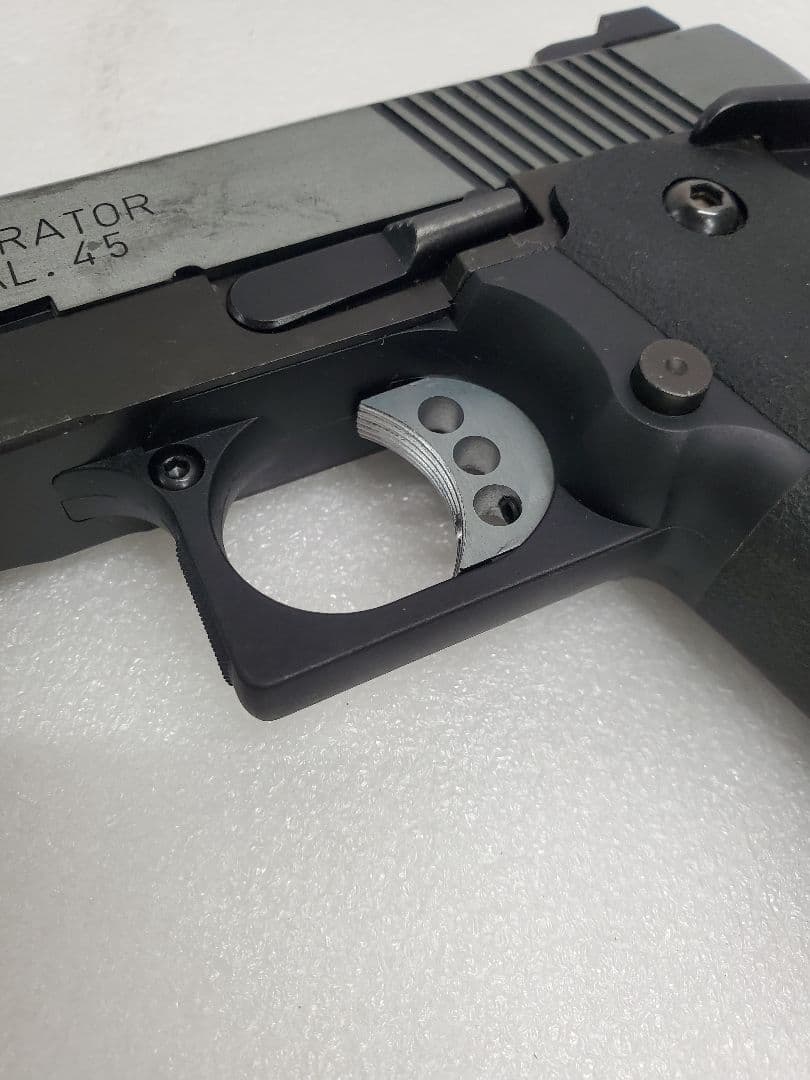 ウエスタンアームズ ガスブローバック V12 ハイキャパシティ/2トーン