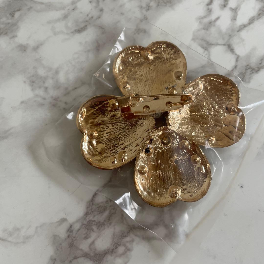 極美品✨✨シャネルノベルティブローチクローバー風ハート型パールフラワーブローチ