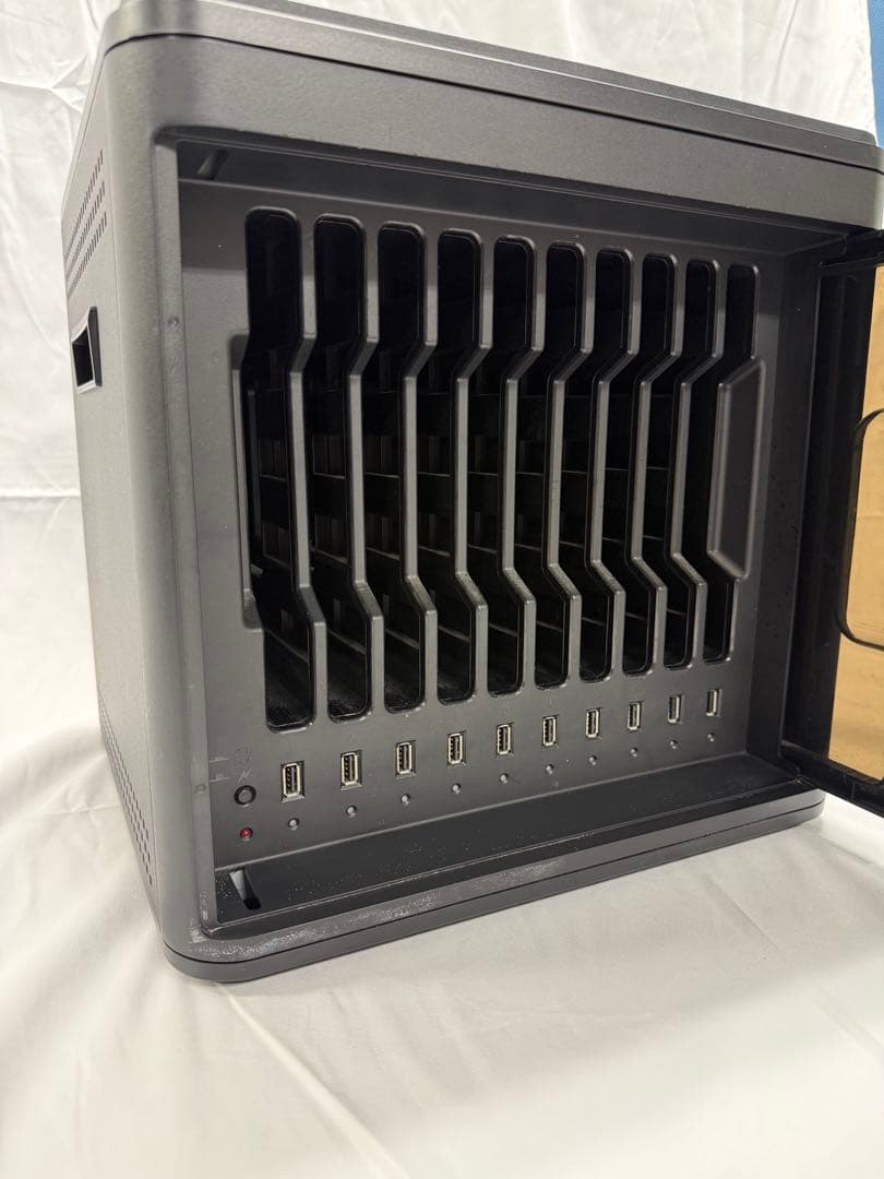 【10台同時同期・充電可】iLuv USB充電収納ケース ブラック