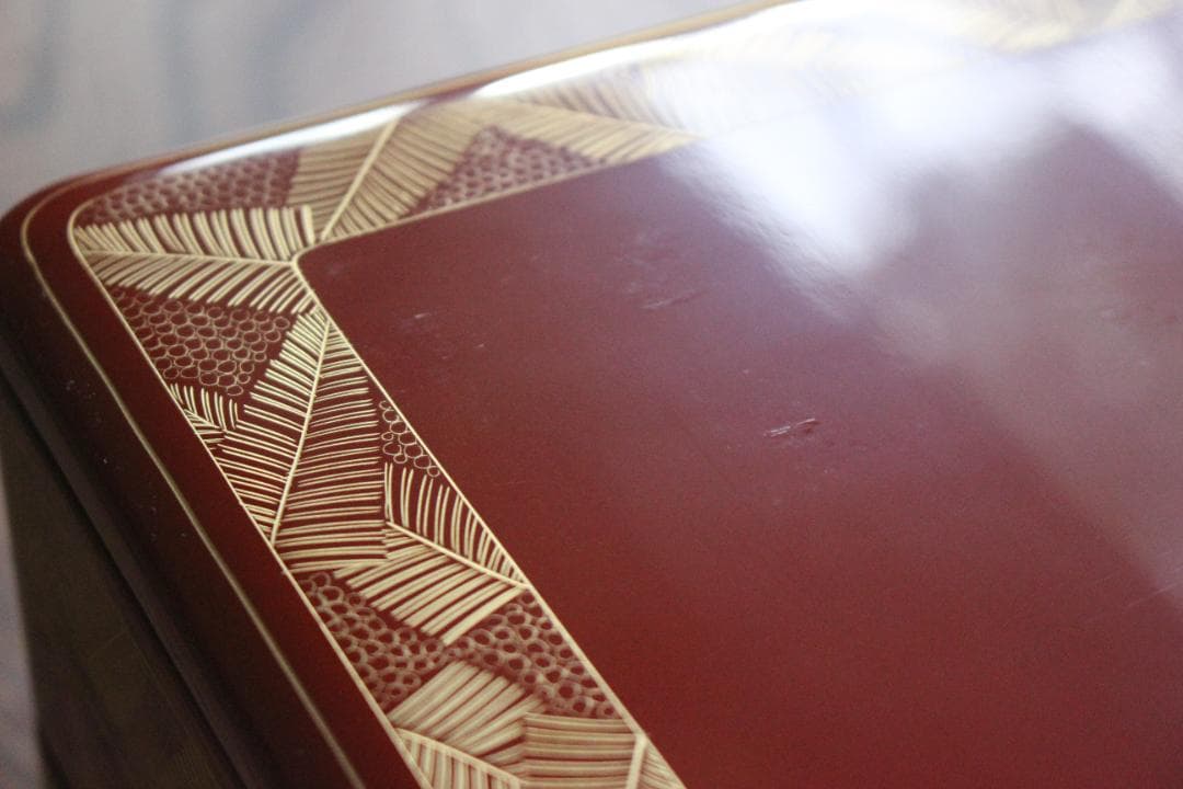 デッドストック！上質朱漆に優美な羊歯沈金の映える二段重（検重箱お重