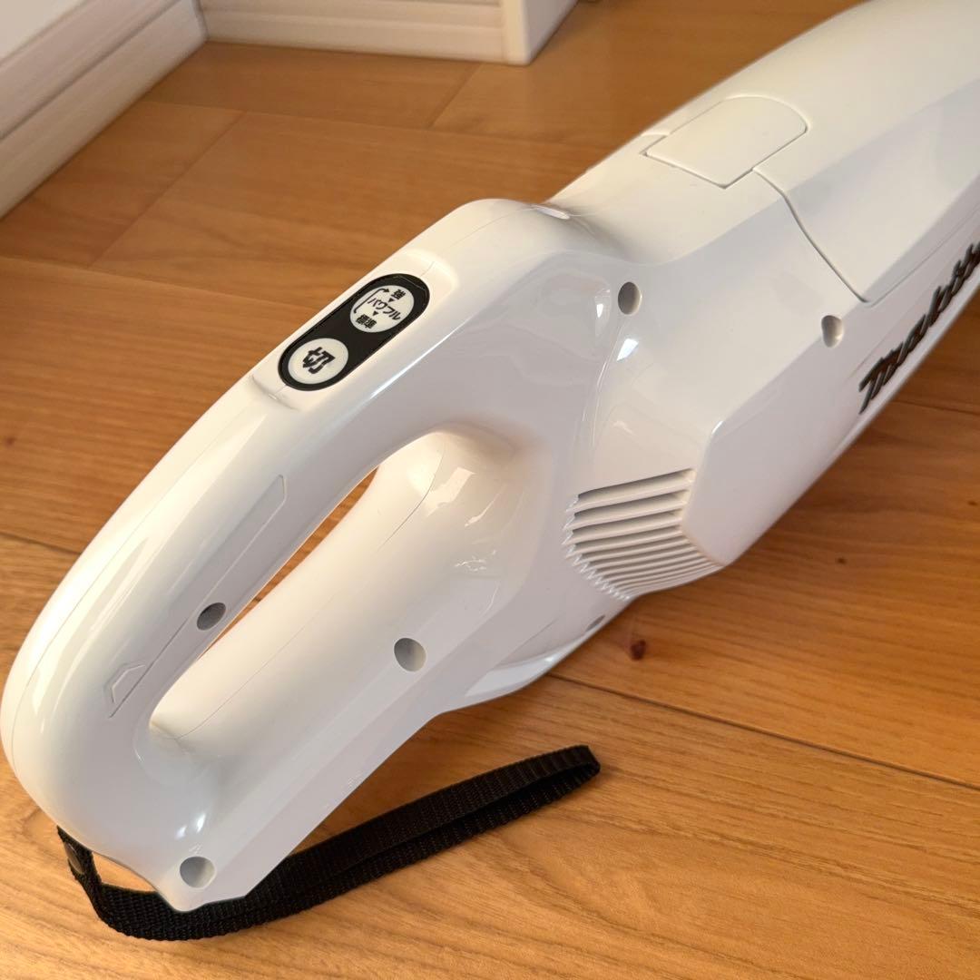 マキタ CL107FDSHW 充電式クリーナー 10.8V バッテリー 説明書付