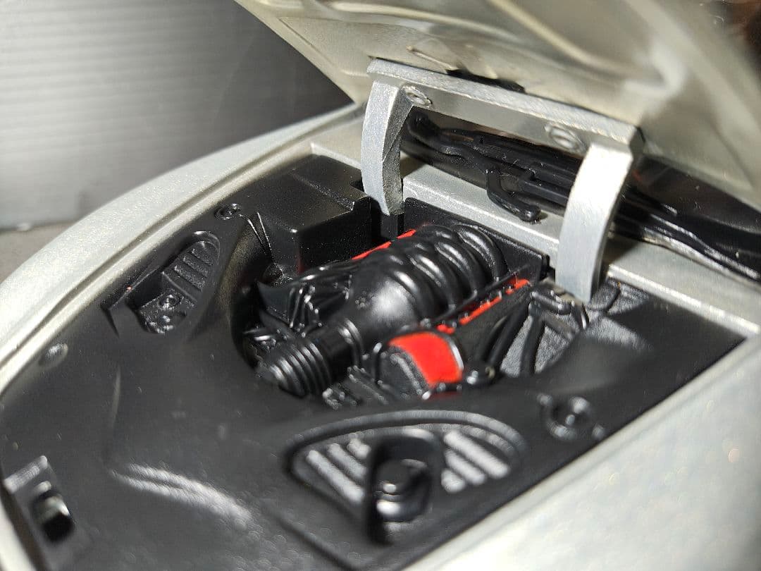 ホットウィール マセラティ クアトロポルテ QP 1/18