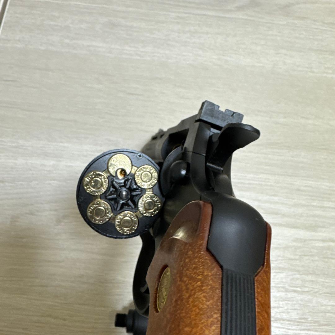 リボルバー サイレンサー付き