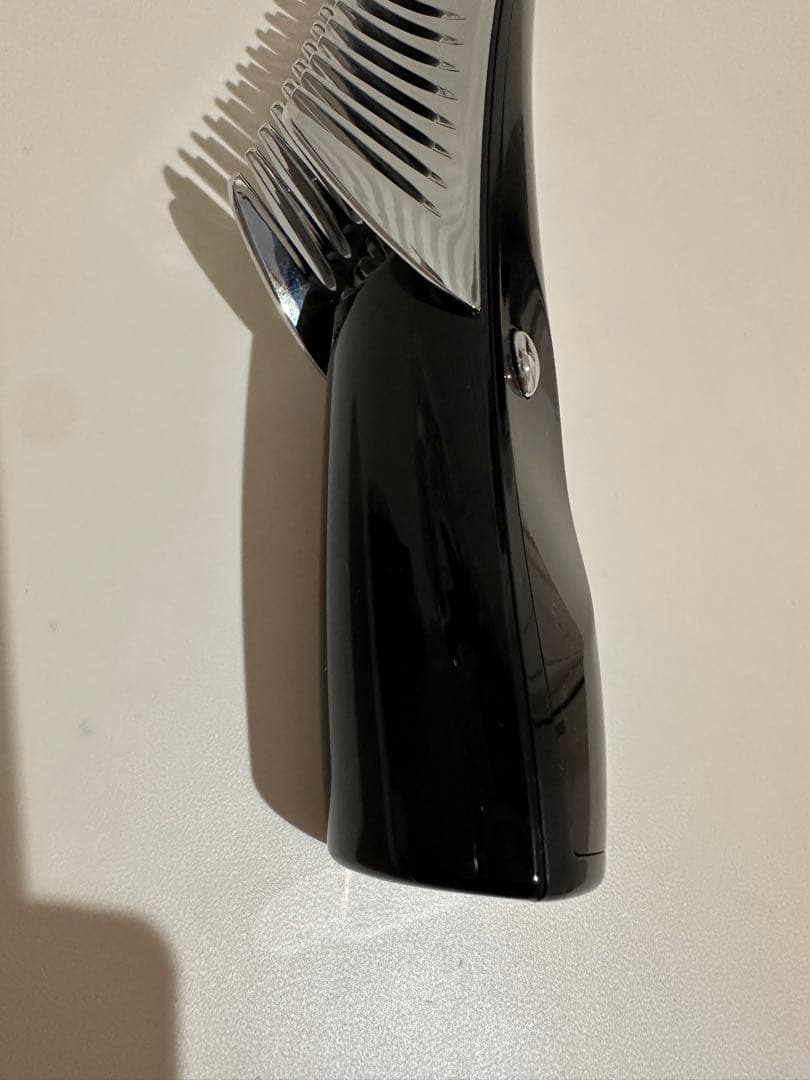 美品　PYR パイラブラッシュ　美顔器　コーム型　新品頭皮セラム　電気ブラシ