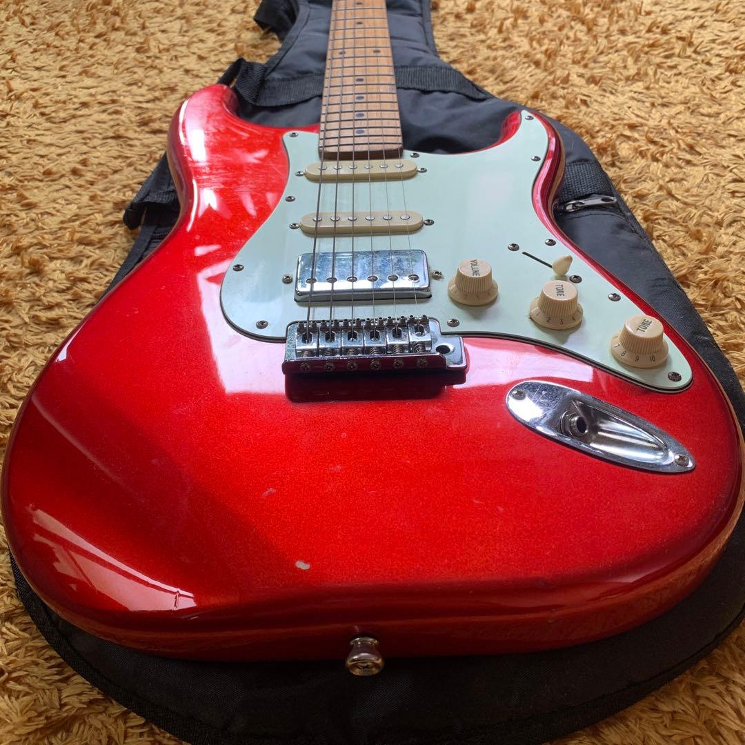 バッカス　レッドエレキギター ストラトキャスタータイプ
