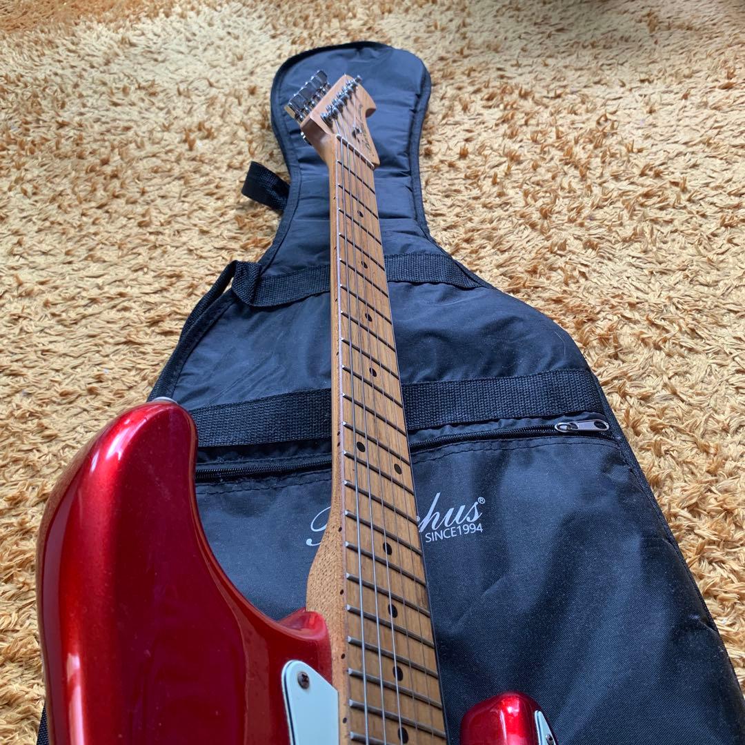 バッカス　レッドエレキギター ストラトキャスタータイプ