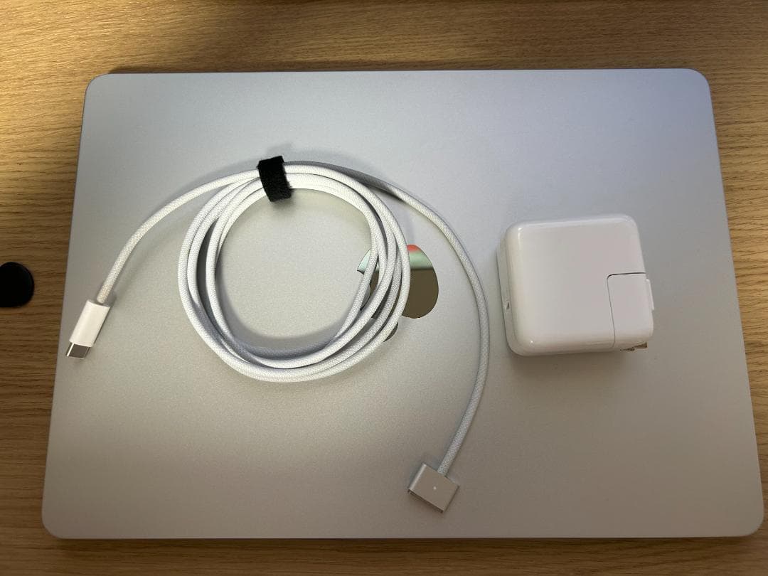 ［超美品］M2チップ搭載MacBook Air 13インチ - シルバー