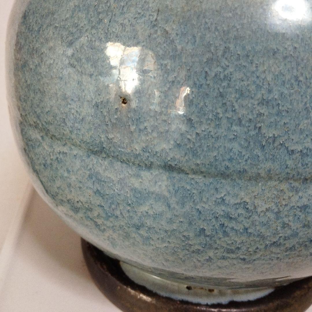 青色釉薬の陶器火鉢