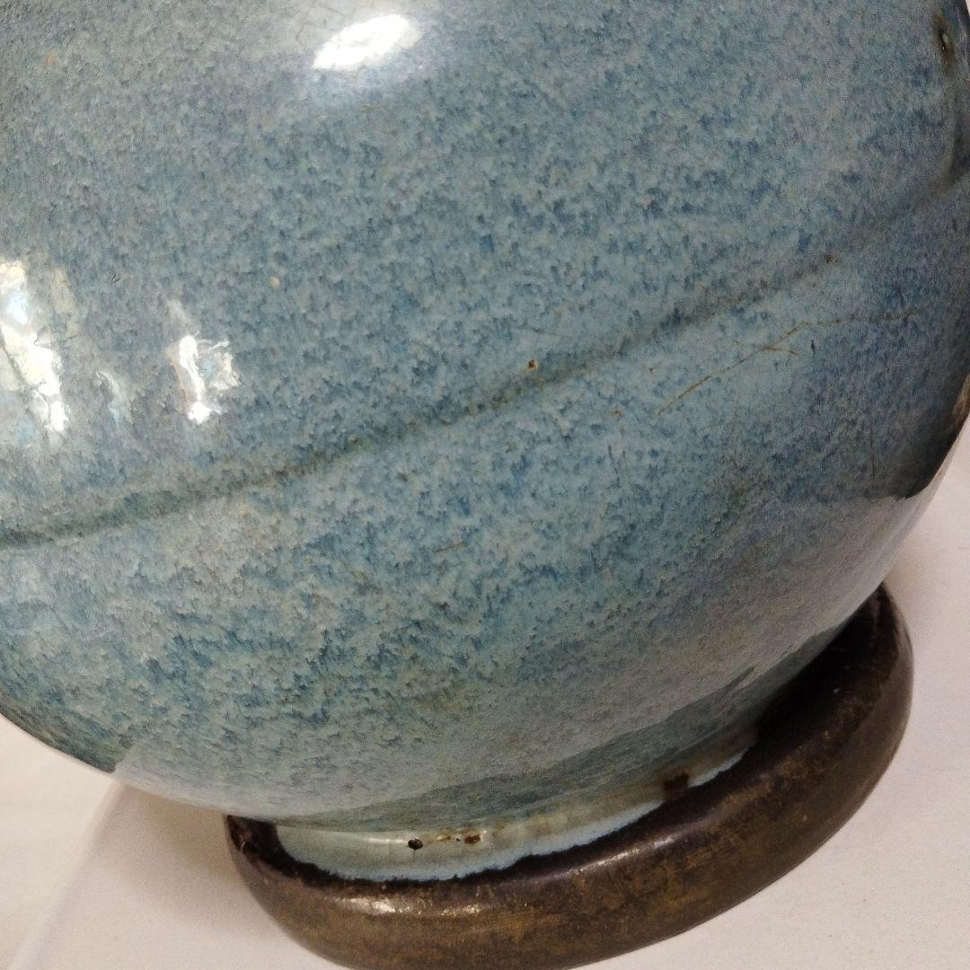 青色釉薬の陶器火鉢