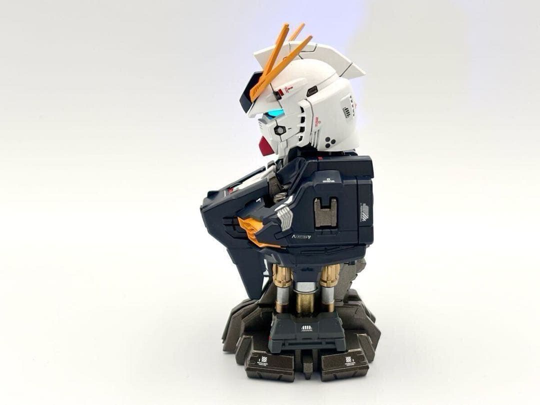 ★メカニカルバストνガンダム★全塗装完成品★機動戦士逆襲のシャア★