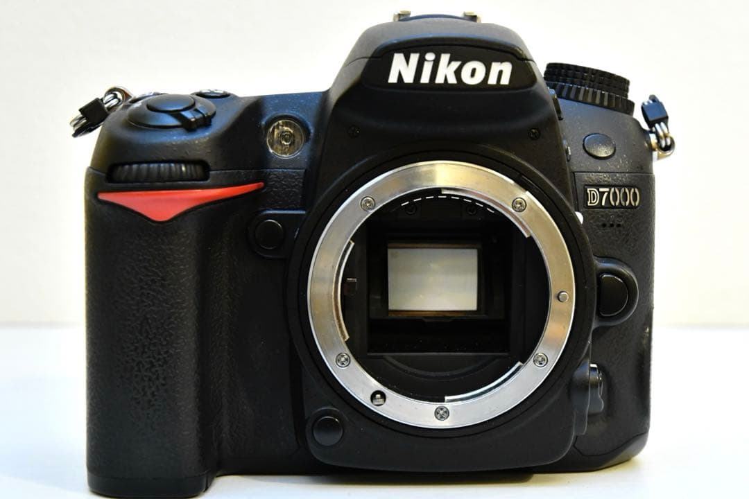 Nikon D7000 デジタル一眼レフカメラ