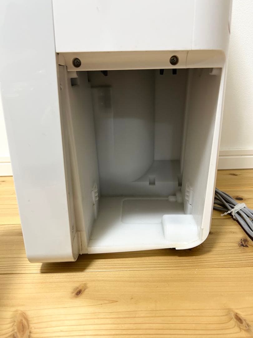 SHARP プラズマクラスター除湿機 CV-J180W 衣類乾燥・消臭機能付き