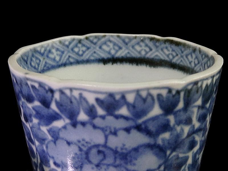 古伊万里　染付　牡丹に牡丹葉繋ぎ紋の図　蕎麦猪口　 C503AS-CSw