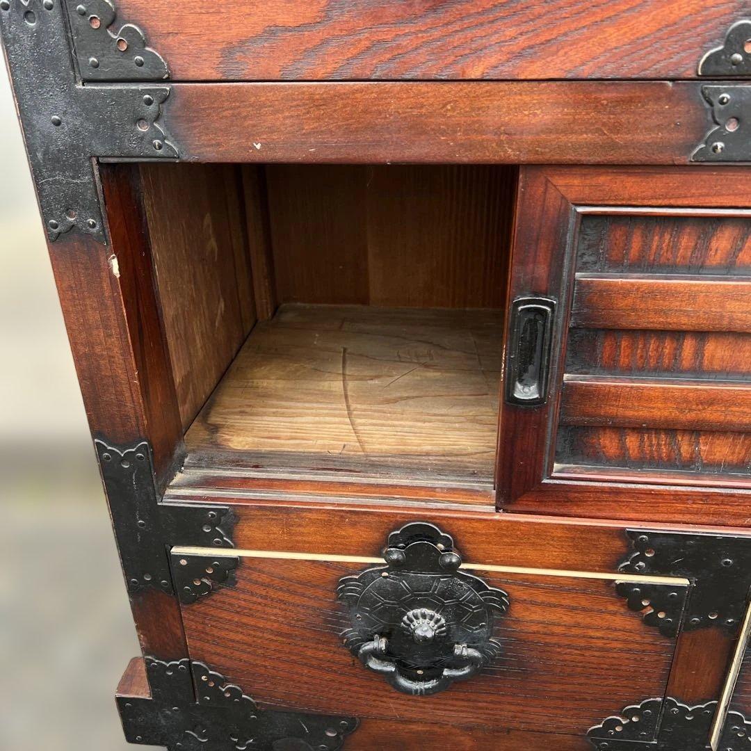 和風木製箪笥 花模様金具付き　車箪笥