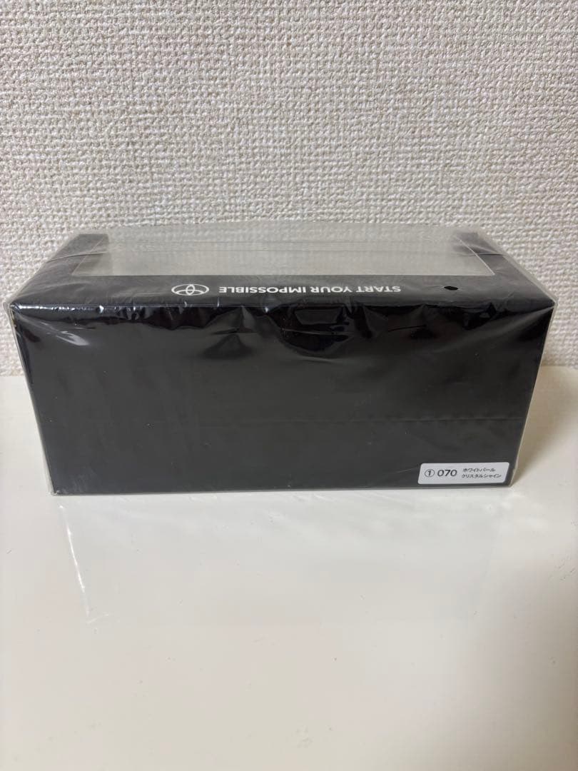 YARIS CROSS ホワイト 1/30ミニカーダイキャスト