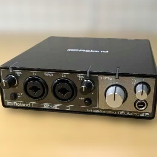 箱、ケーブル付、未使用Roland Rubix 22 オーディオインターフェイス