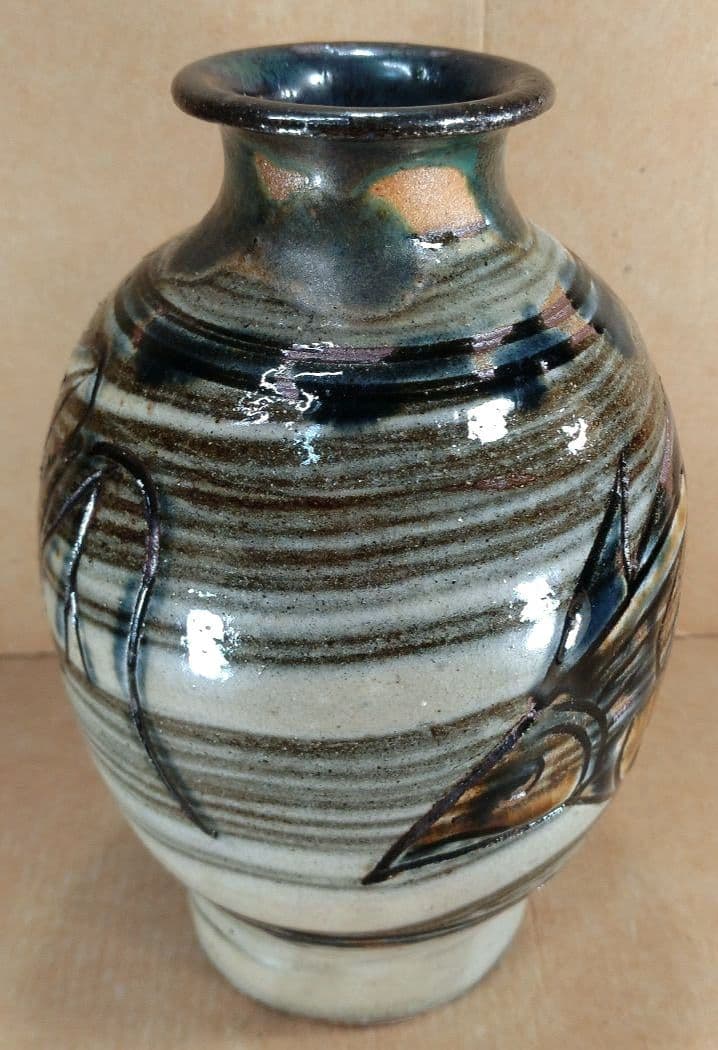 【本物保証】金城次郎 壷屋焼花瓶(海老魚紋）共箱 栞 人間国宝 壺屋焼 未使用