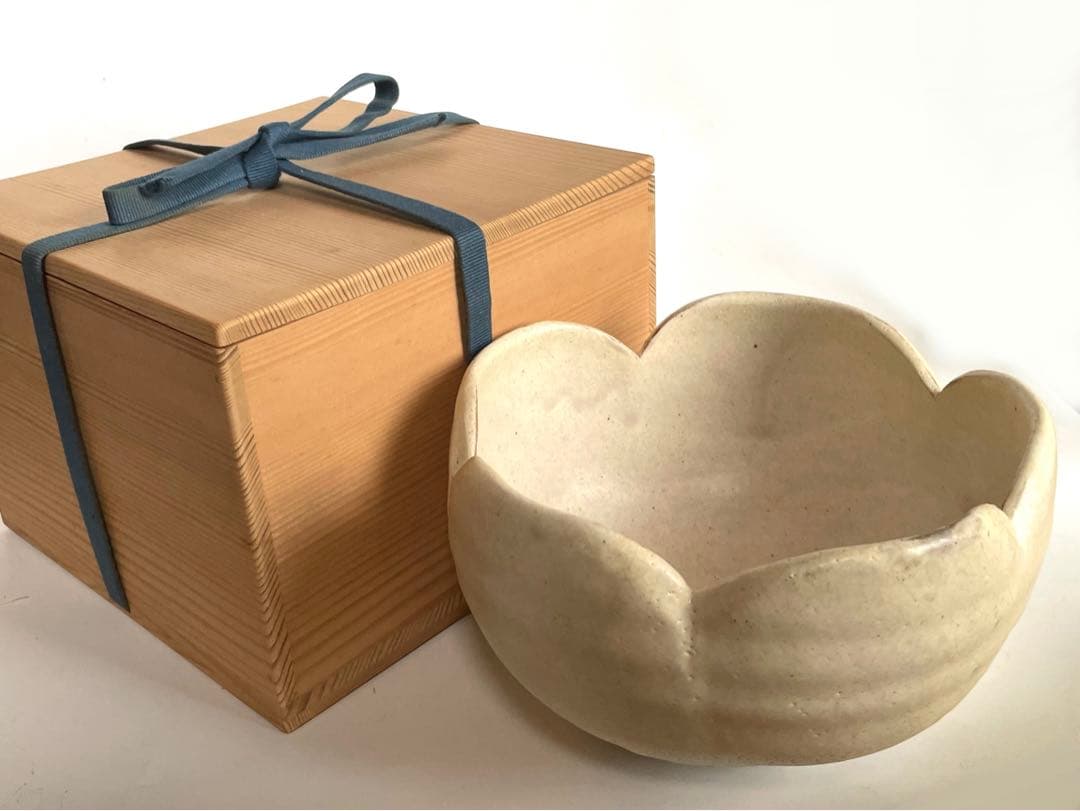 陶芸家　桃源窯　吉田喜彦　白花形鉢　菓子鉢　粉引　師　荒川豊蔵