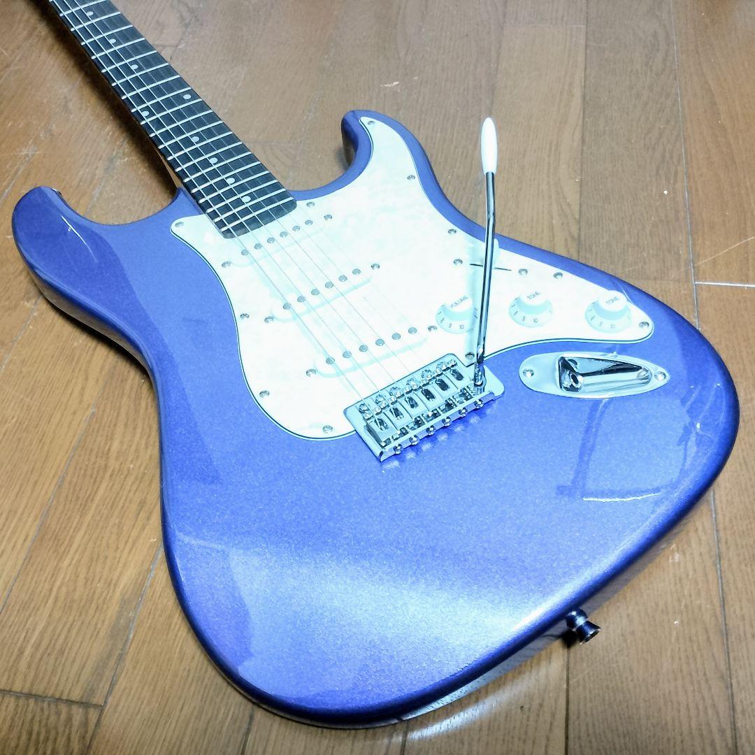 美品　Mavis　ストラトキャスタータイプ　エレキギター　メタリックパープル