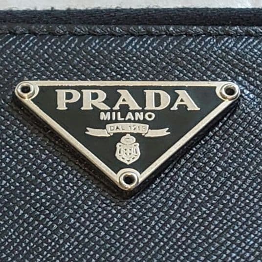 PRADA プラダ キーケース ラウンドファスナー サフィアーノレザー