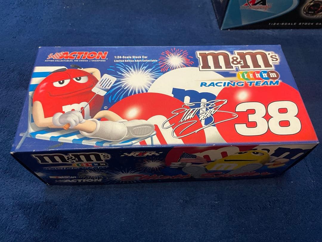 アクション NASCAR #38 エリオットサドラー M&M's