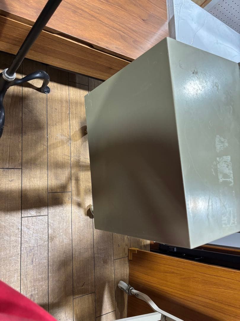 T82 タイプライターデスク ESSEN