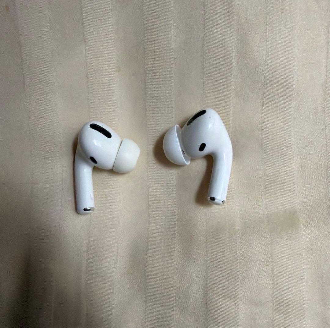 AirPods Pro 本体 充電ケース付き ホワイト