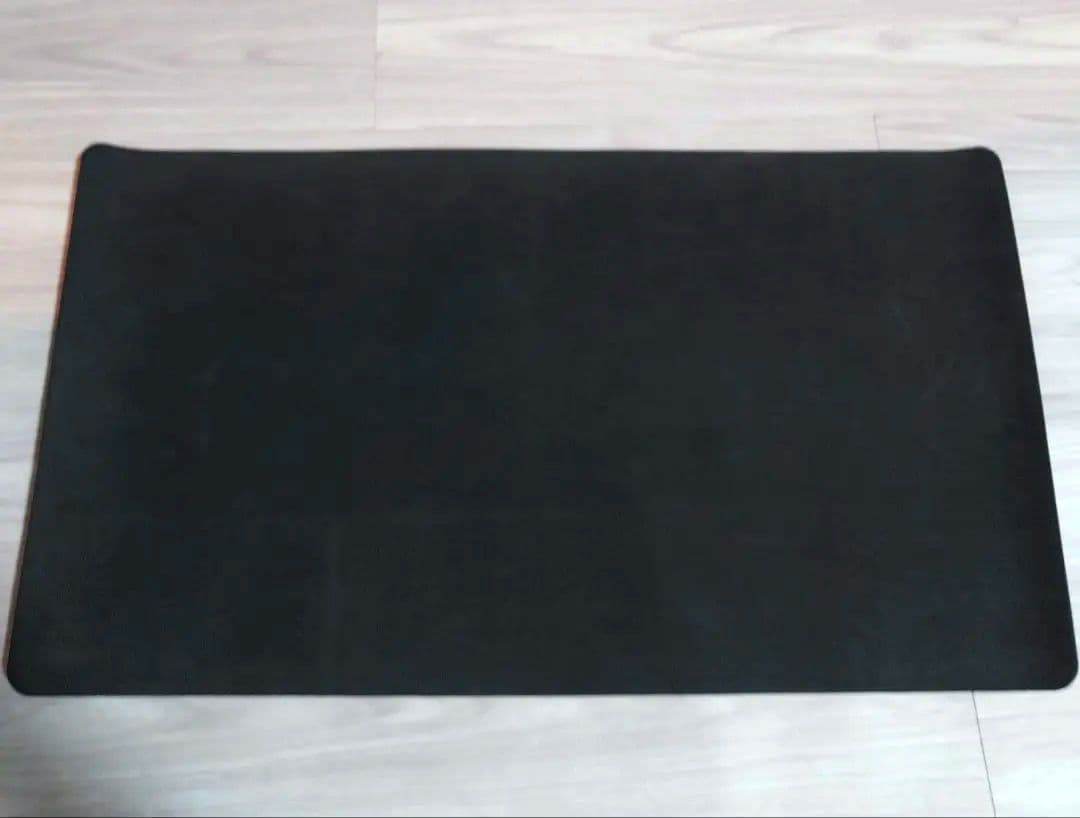 MTG サイン入り ウルトラプロ 引き裂かれし永劫、エムラクール プレイマット