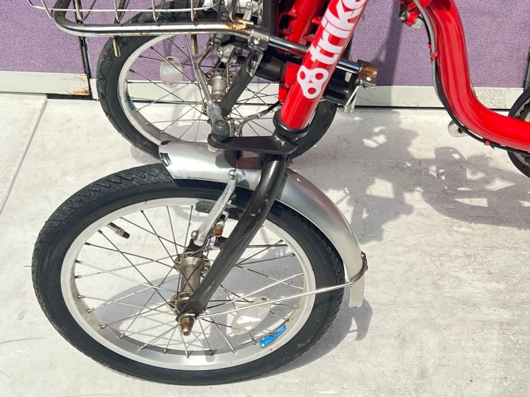 Trike 社 ユニバーサルトライク赤い三輪車