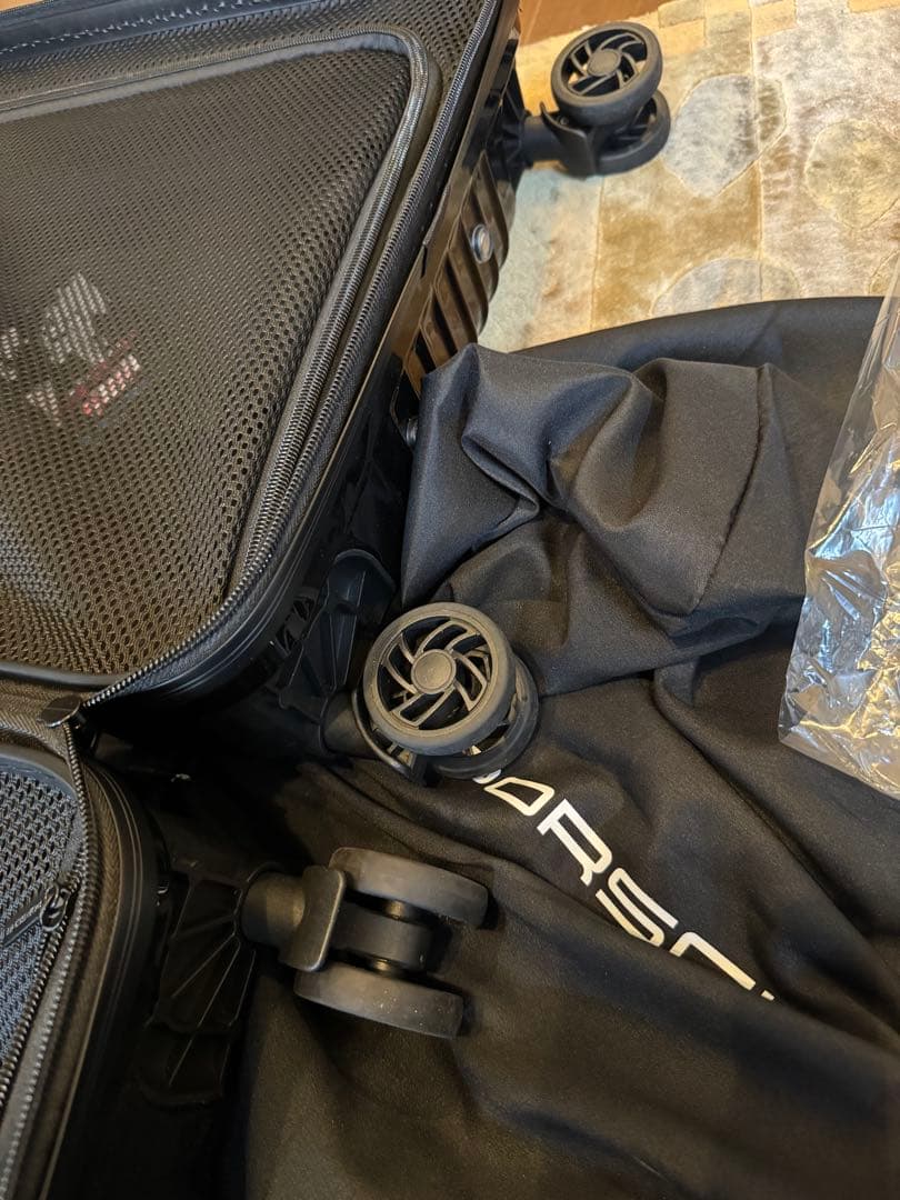 ポルシェ キャリーケース ブラック　TSAロック　機内持ち込み