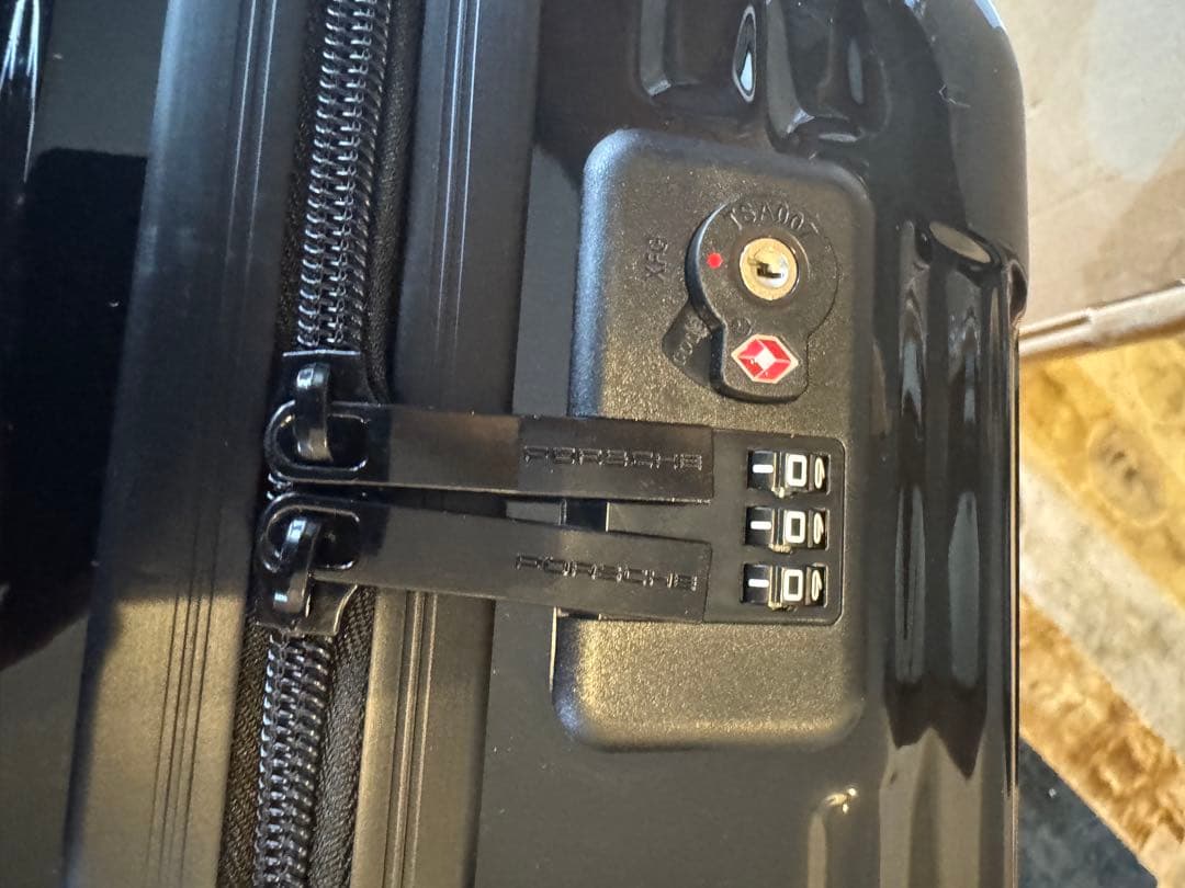 ポルシェ キャリーケース ブラック　TSAロック　機内持ち込み