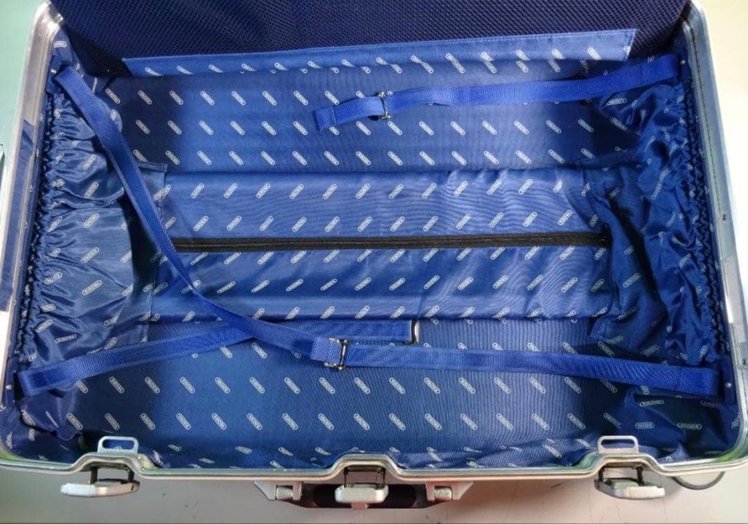 RIMOWA リモワ トパーズスーツケース 70L ４輪 アルミ製シルバー