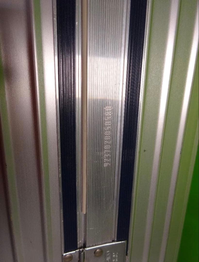 RIMOWA リモワ トパーズスーツケース 70L ４輪 アルミ製シルバー