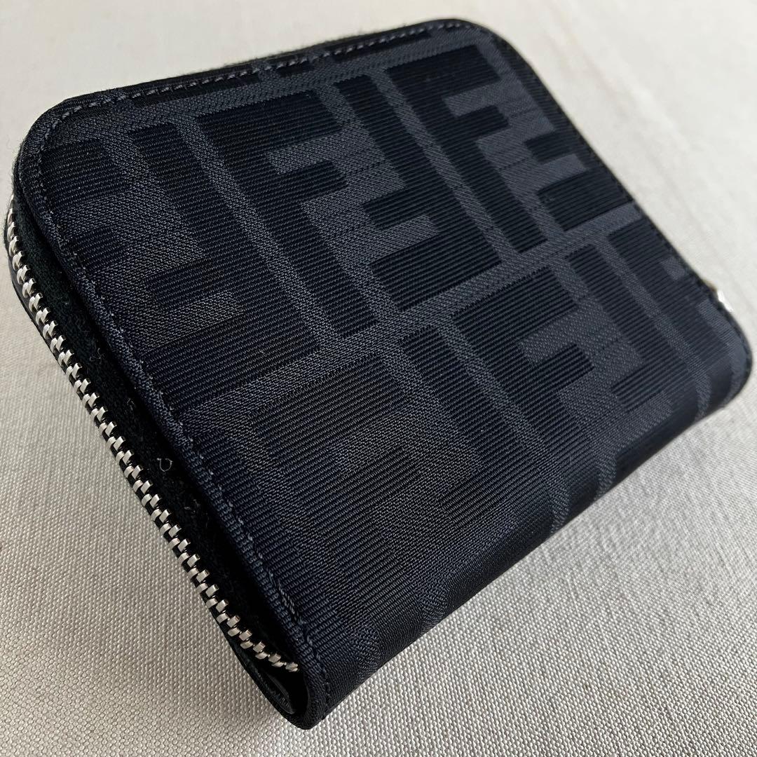 Fendi Compact Multi Wallet Blackフェンディ 財布