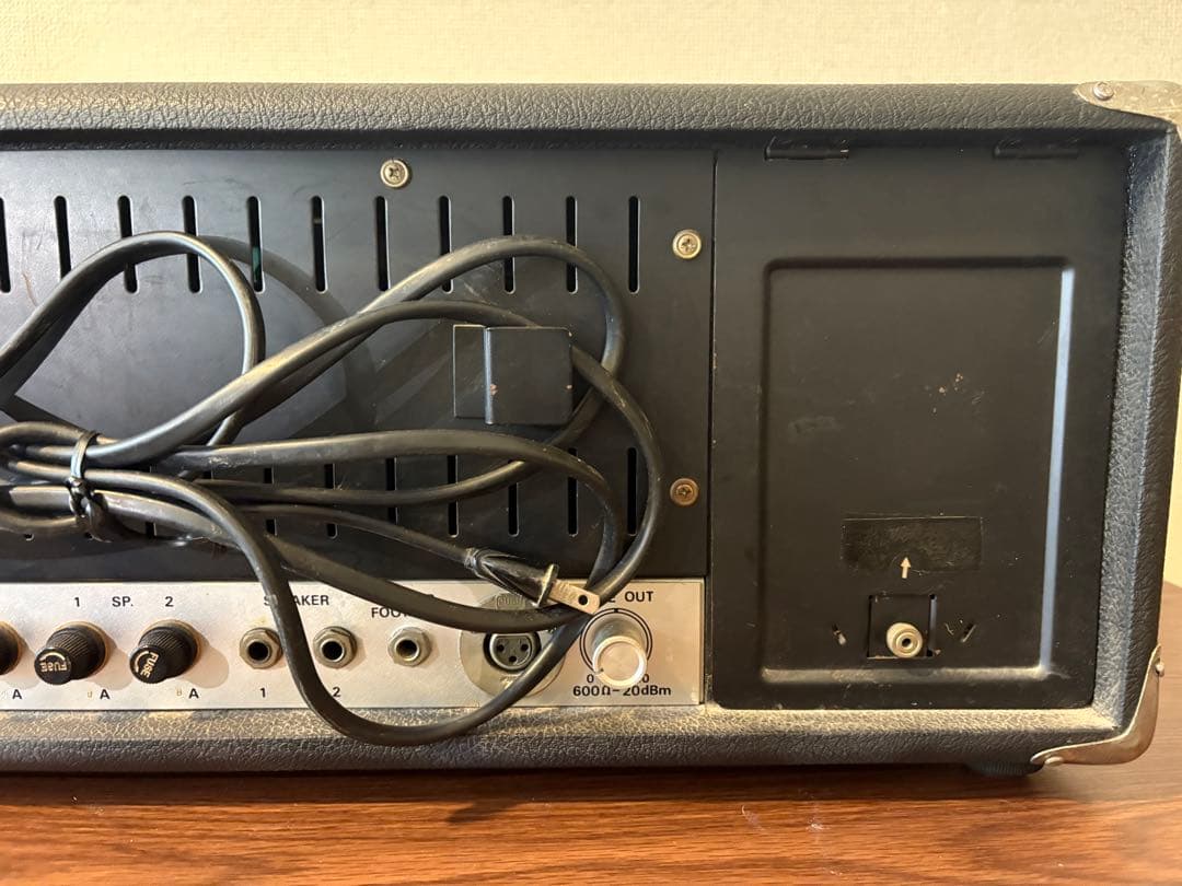 ELK PA-201 SOLID STATE パワードミキサー