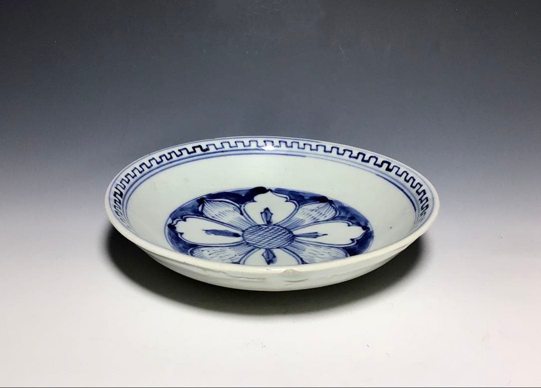 「初期伊万里」花弁文小皿