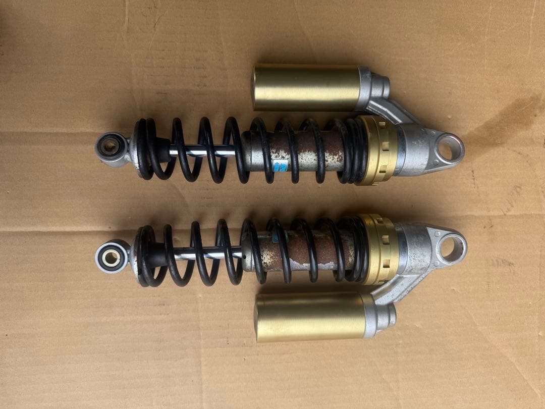 SHOWA サスペンション