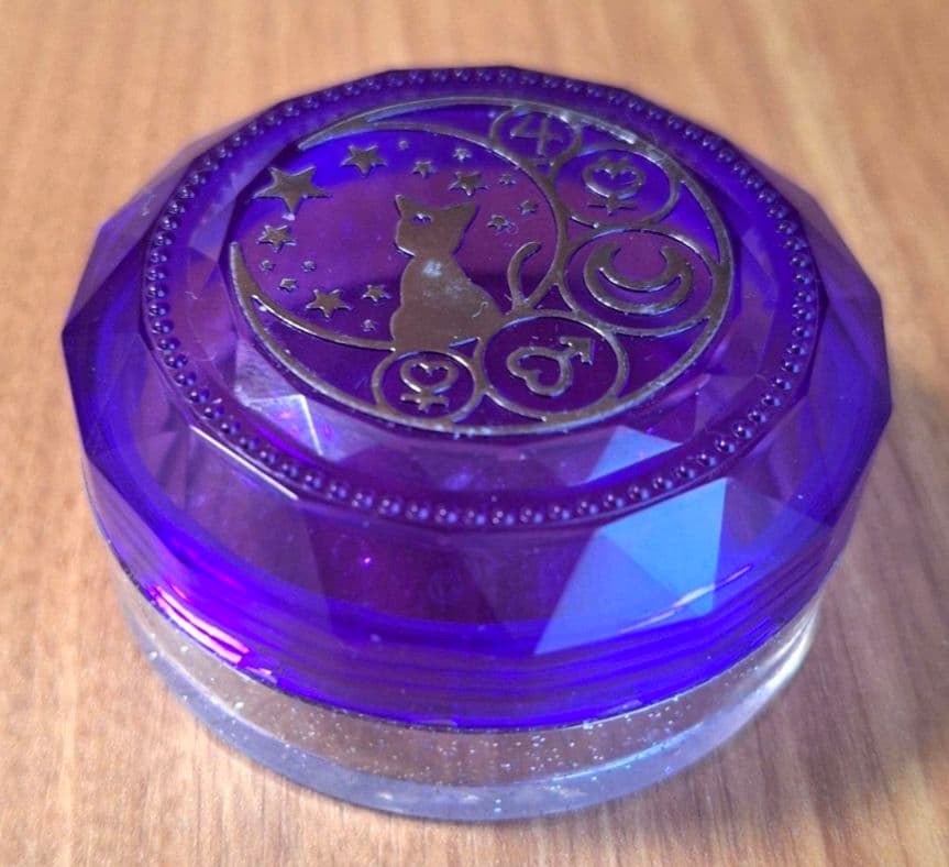 数量限定　セーラームーン バファリン コラボ ケース　パープル