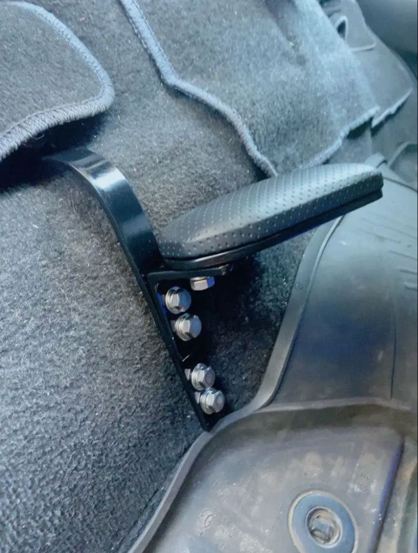 ハイエース200系　スーパーGL フットレスト　運転席側　足おき台