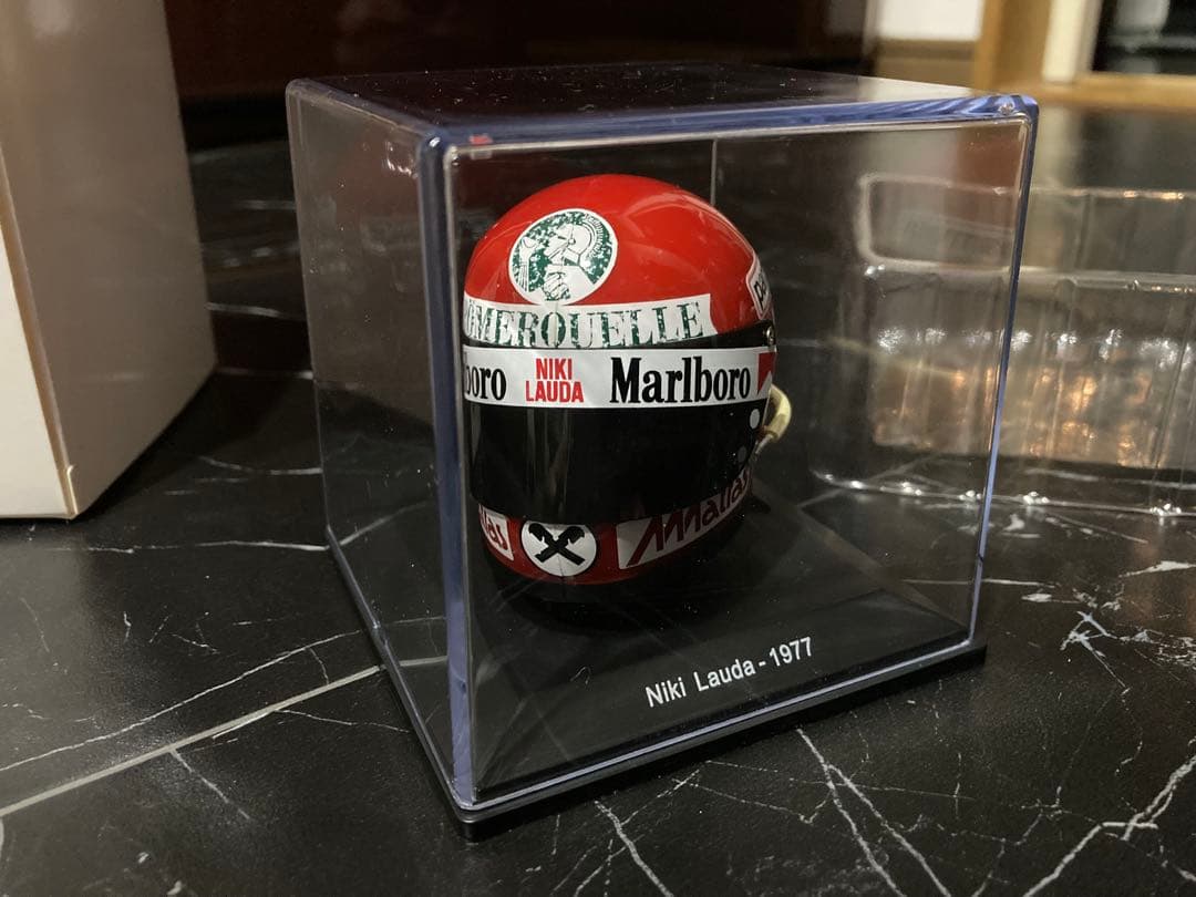 マルボロ仕様　デアゴスティーニ　1/5 ヘルメットコレクション　ニキ　ラウダ