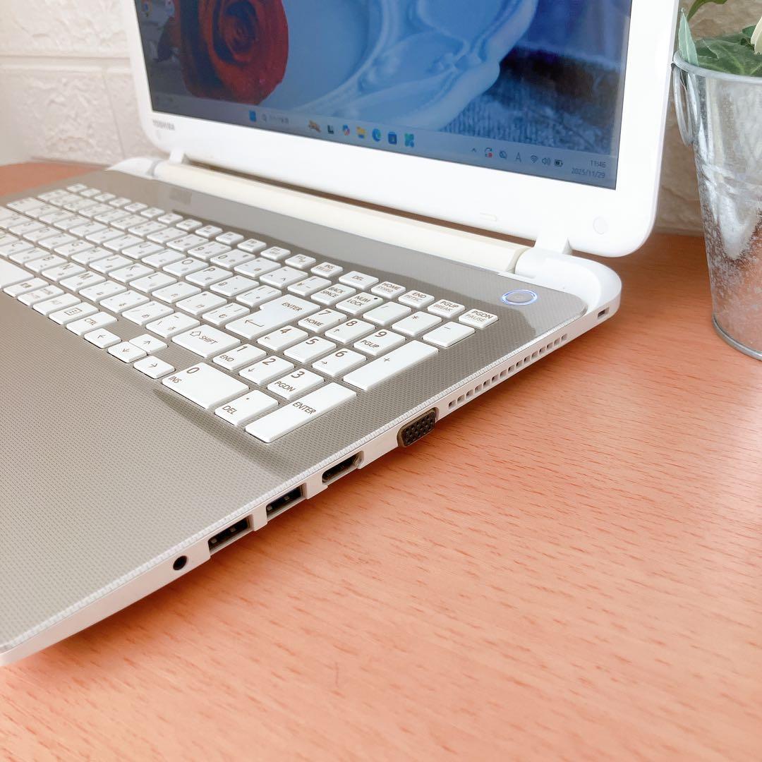 ✨すぐに使える薄型ノートパソコン！爆速新品SSD256GB⭐カメラ
