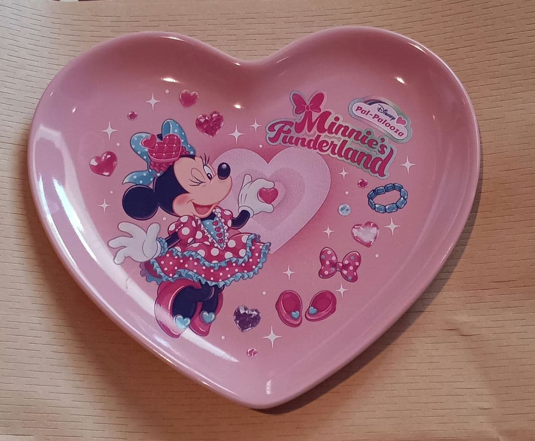 ミニー　ファンダーランドパルパルーザ　スーベニアマグカップスーベニアプレート4点