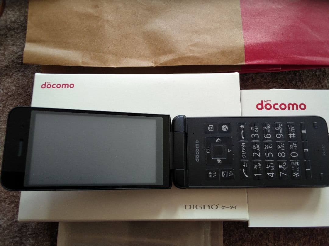 docomo DIGNO KY-42C 折りたたみ式 ブラック