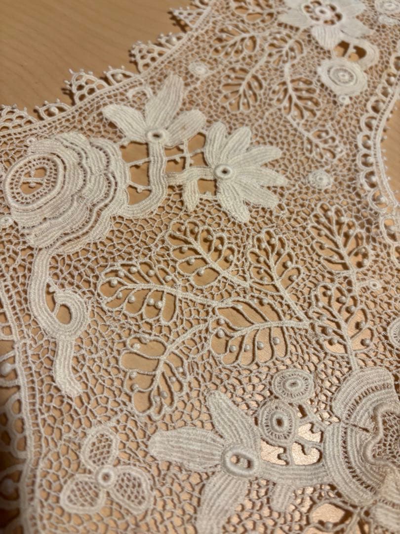 花柄刺繍レース Uネック